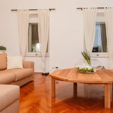 Piazza Dei Signori Penthouse *