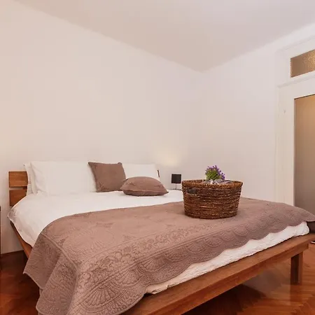 Piazza Dei Signori Penthouse Apartment Split
