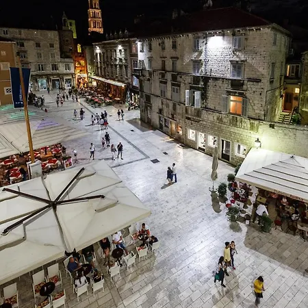 Piazza Dei Signori Penthouse Apartment