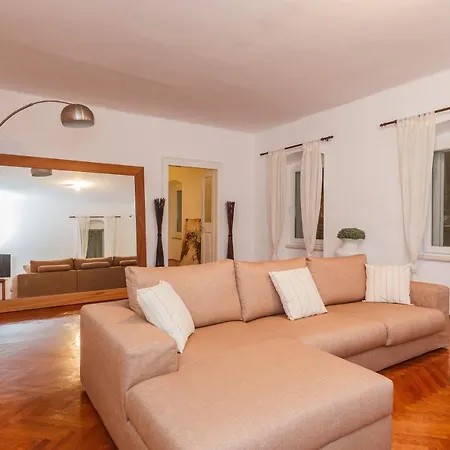 Piazza Dei Signori Penthouse *