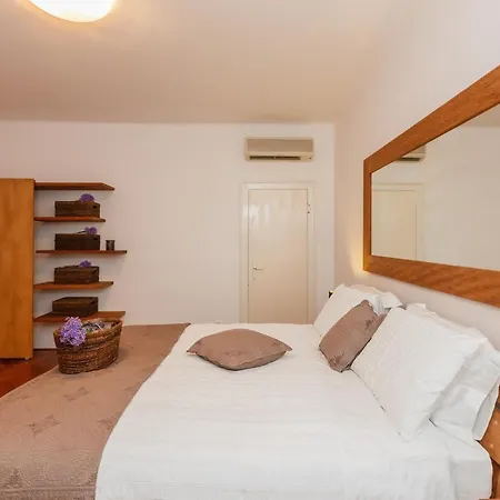 Piazza Dei Signori Penthouse Apartment Split