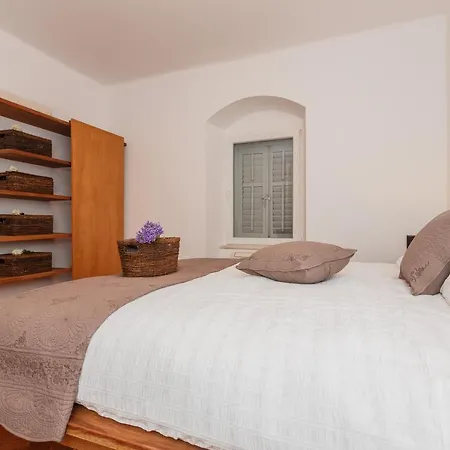 Piazza Dei Signori Penthouse Apartment *