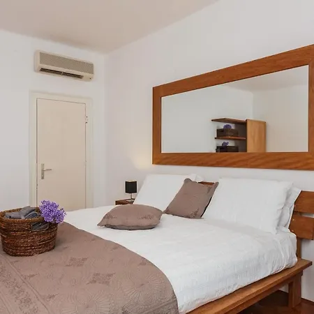 Piazza Dei Signori Penthouse Apartment