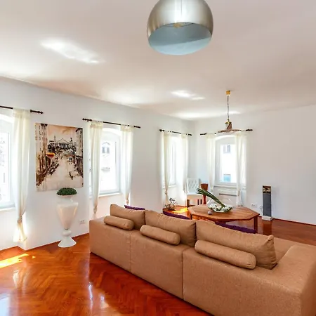 Piazza Dei Signori Penthouse * Split